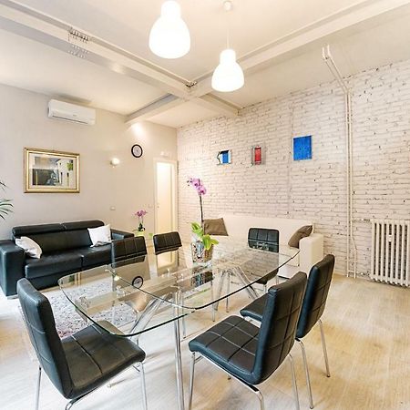 Modern Apartment Near Colosseum Roma Esterno foto