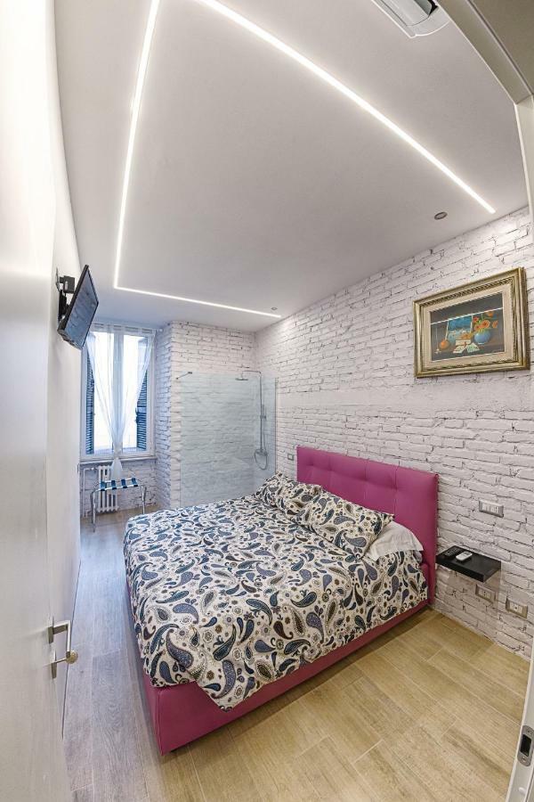 Modern Apartment Near Colosseum Roma Esterno foto
