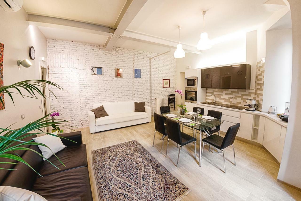 Modern Apartment Near Colosseum Roma Esterno foto